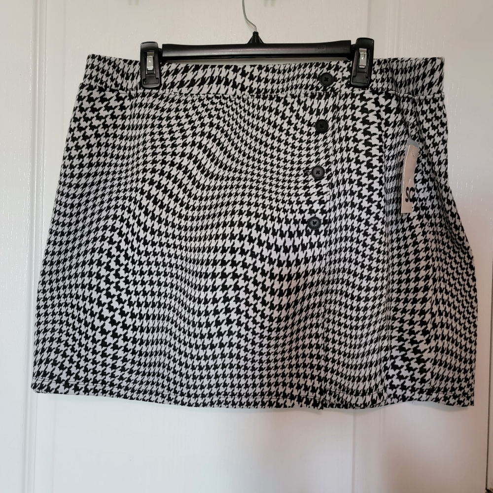 NWT Juniors' Plus SO® Side Buttoned Faux Wrap Plaid Mini Skirt Size Jr XXL/19/20